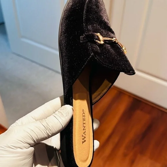 Wanted Ladies Suede Horse Bit Mules. - Picture 4 of 7